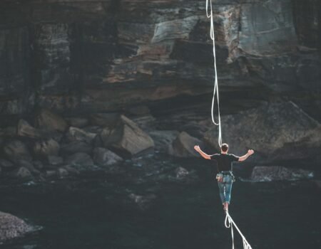 Navigating the Volatile World of Cryptocurrency: Building a Solid Risk Management Strategy